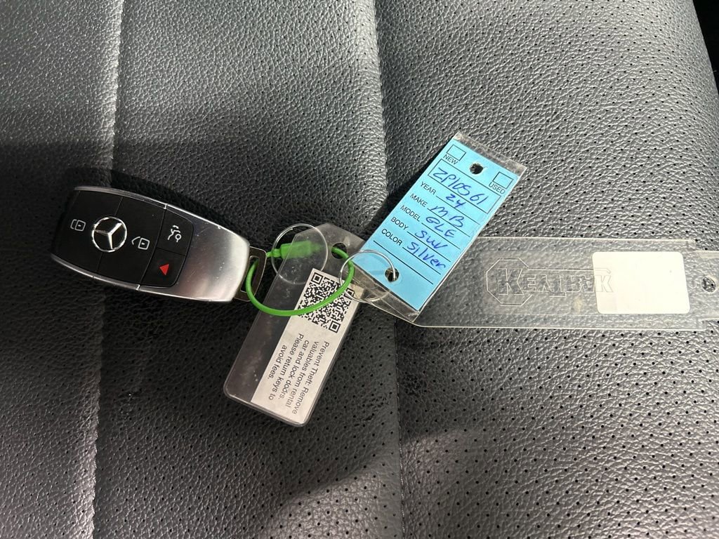 Used 2024 Mercedes-Benz GLE 450e 4MATIC image 25