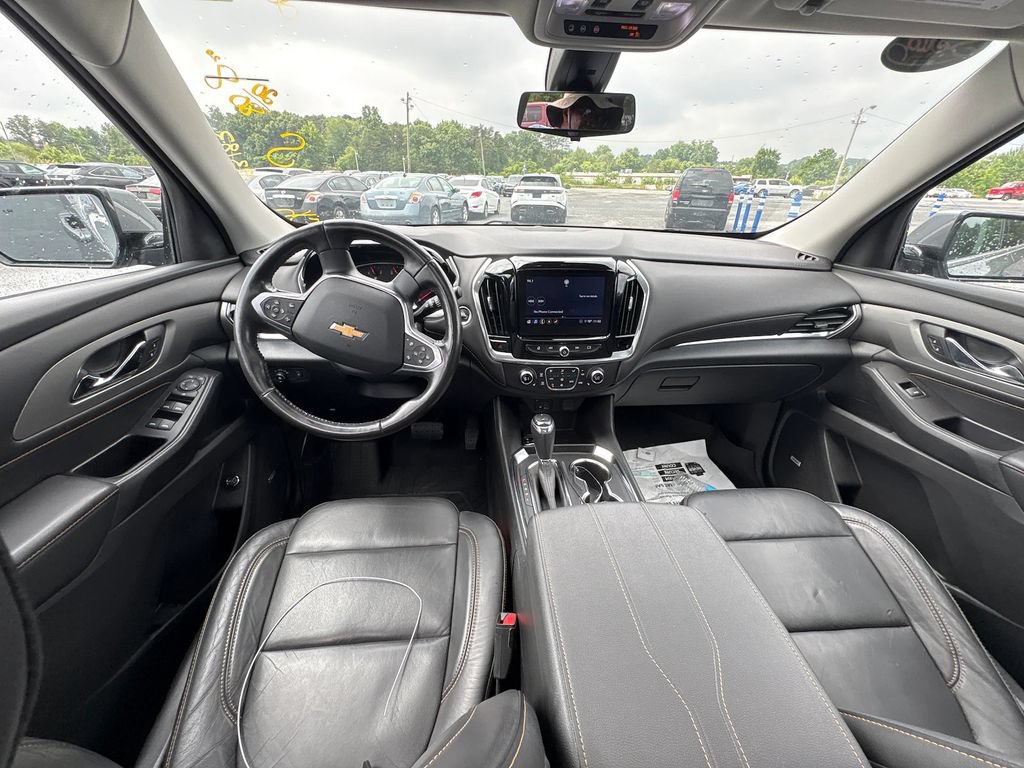 Used 2020 Chevrolet Traverse LT w/ LT Premium Package AWD/4WD image 5