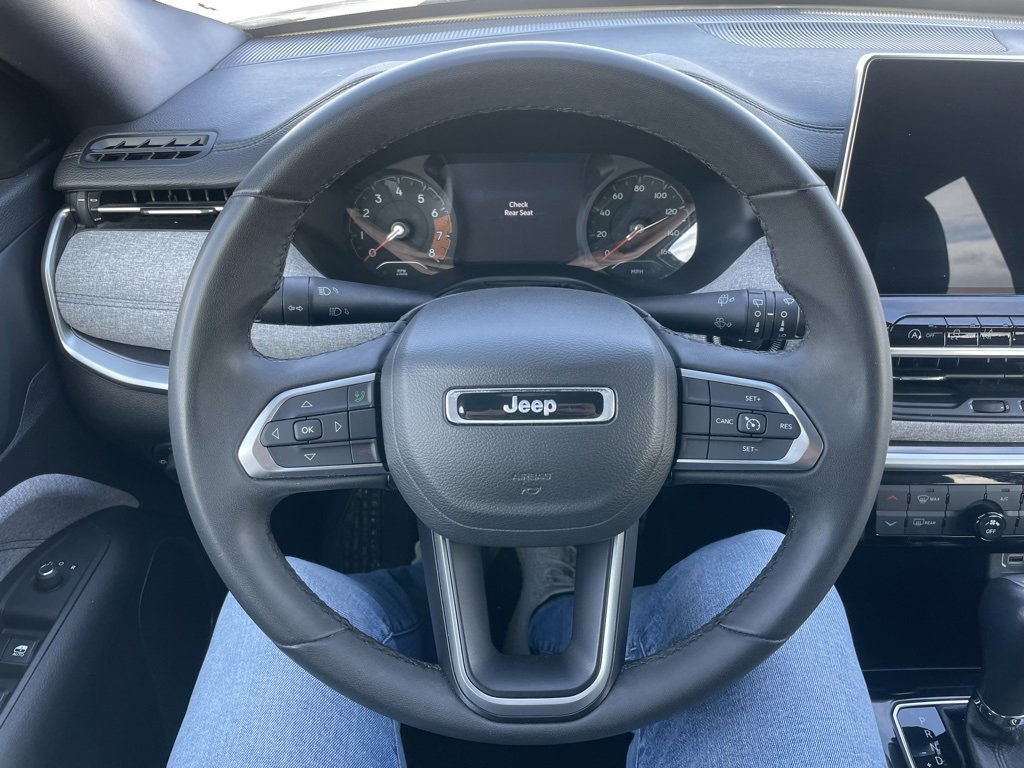 Used 2024 Jeep Compass Latitude image 21