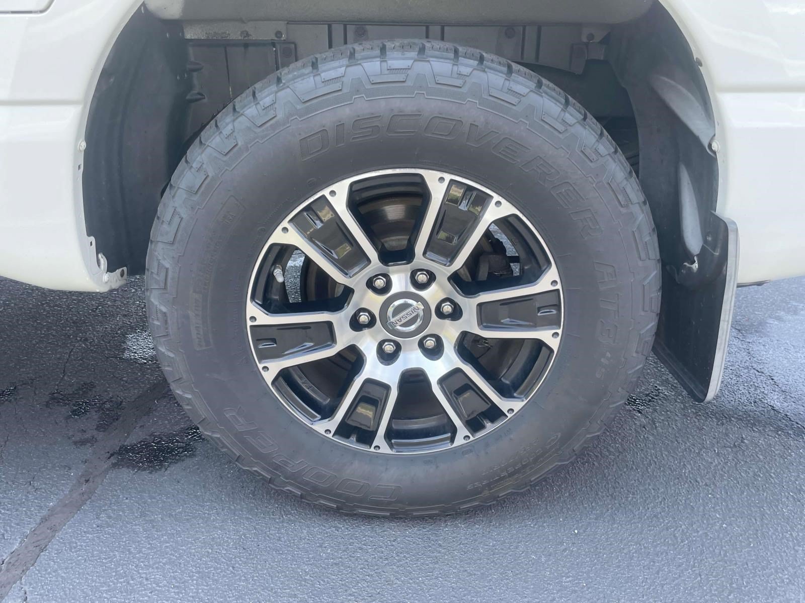 Used 2020 Nissan Titan SV w/ SV Convenience Package AWD/4WD image 7