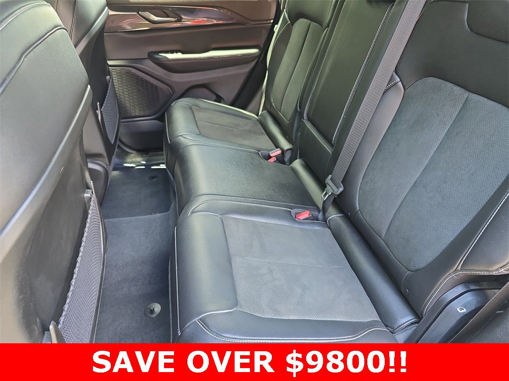 Used 2023 Jeep Grand Cherokee Altitude image 15