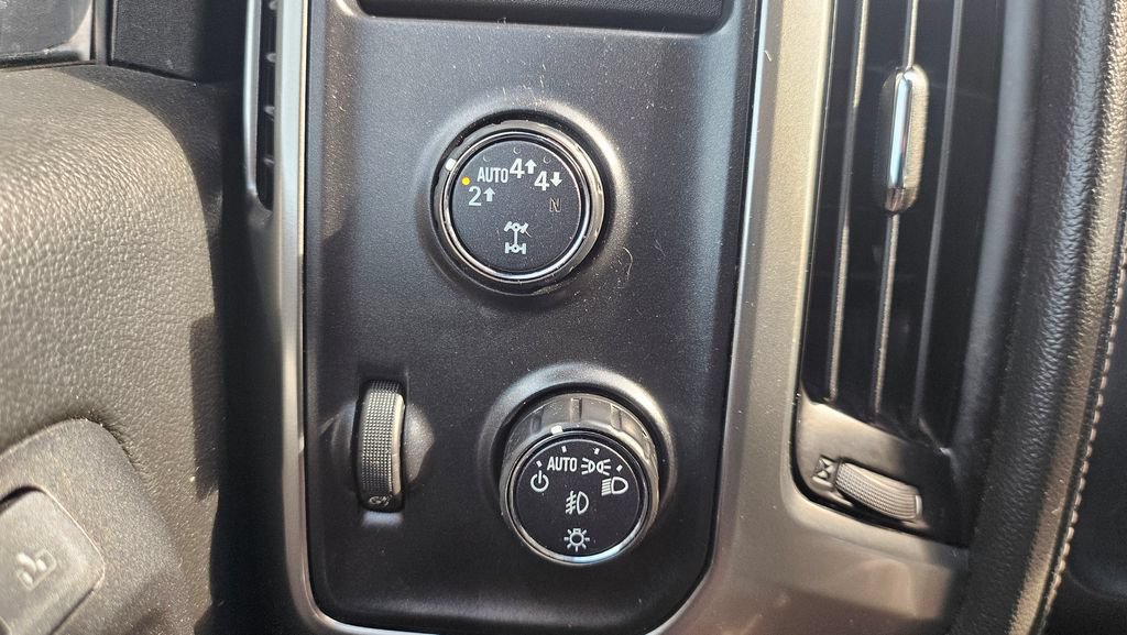 Used 2018 Chevrolet Silverado 1500 LTZ Z71 w/ LTZ Plus Package AWD/4WD image 39