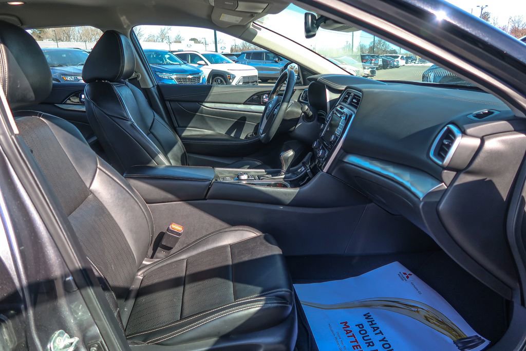 Used 2023 Nissan Maxima SV w/ Floor Mat Group image 18