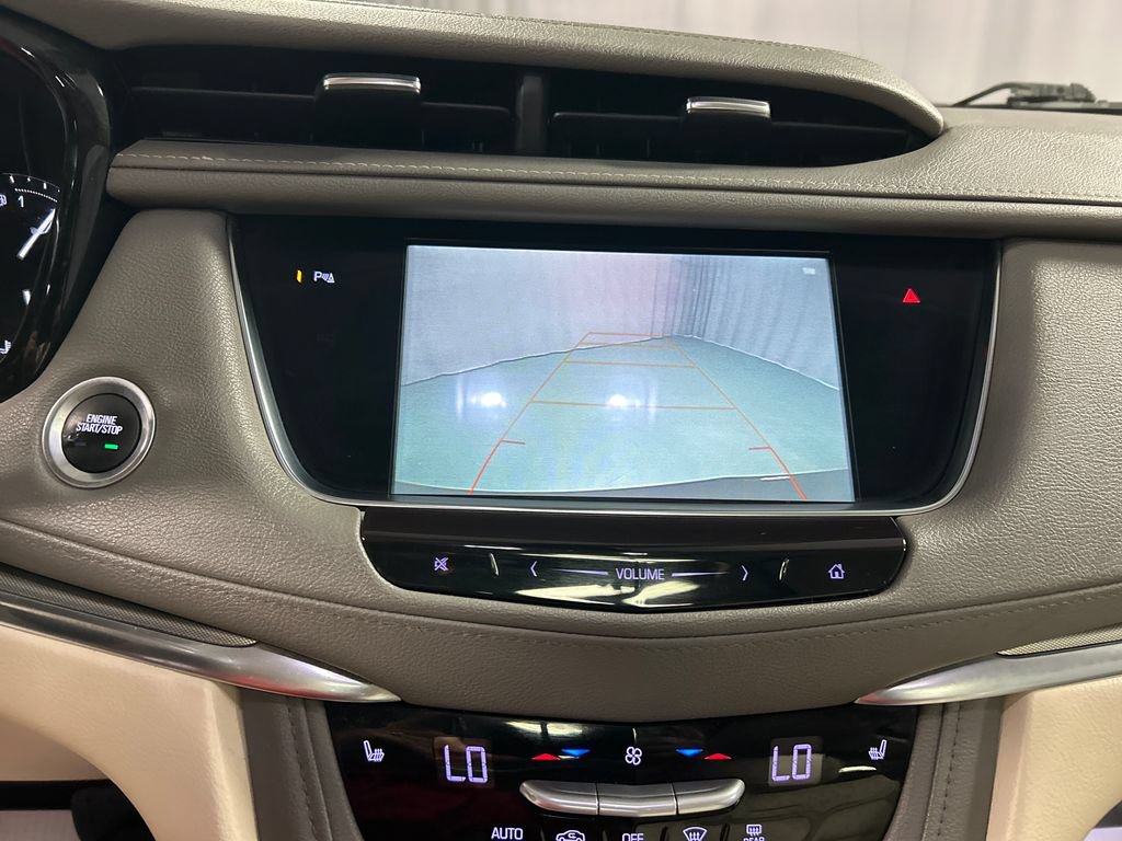Used 2018 Cadillac XT5 Luxury w/ Driver Awareness Package FWD image 16