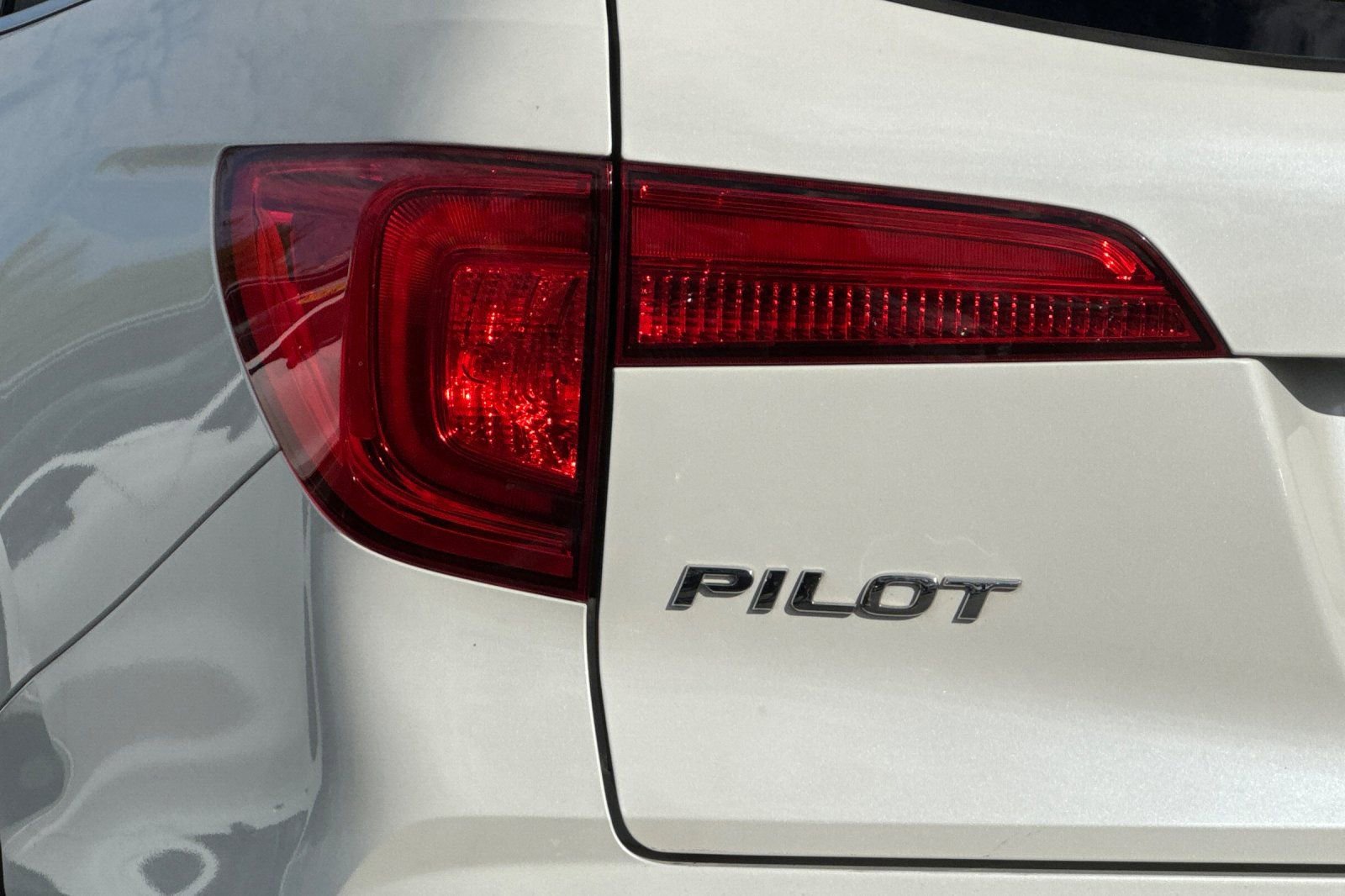 Used 2017 Honda Pilot EX-L image 12