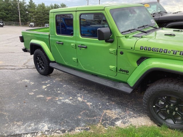 New 2025 Jeep Gladiator Sport image 3