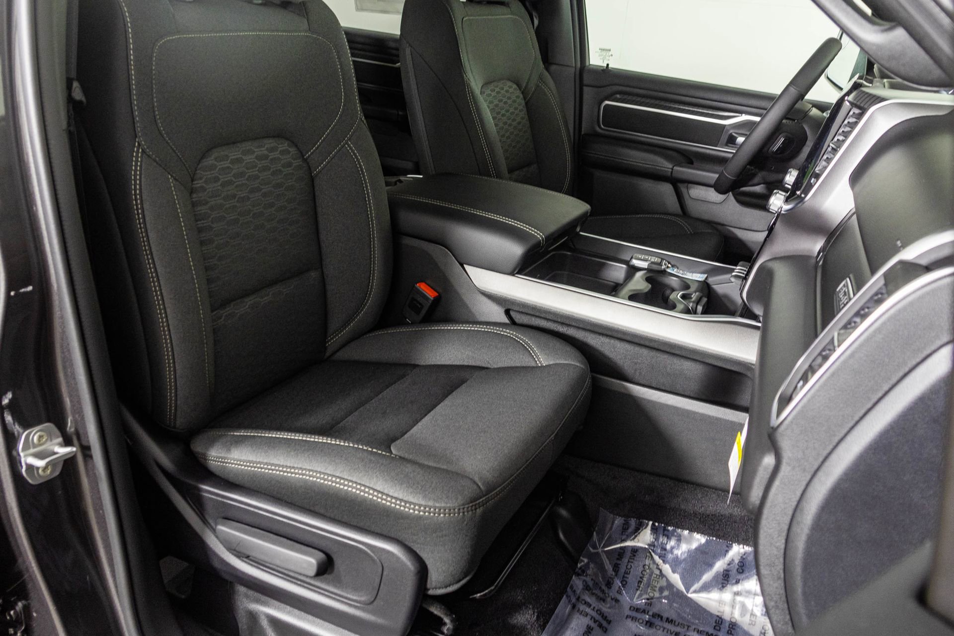 New 2026 RAM 1500 4x4 Crew Cab image 39