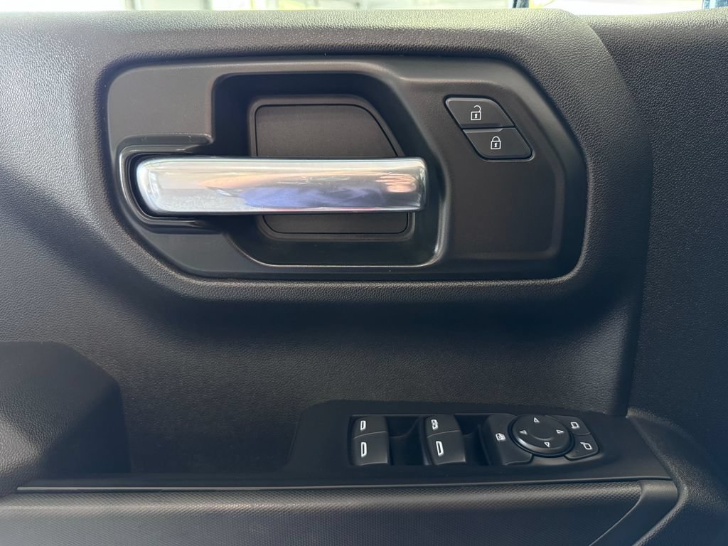 Certified 2023 Chevrolet Silverado 1500 Custom AWD/4WD image 24