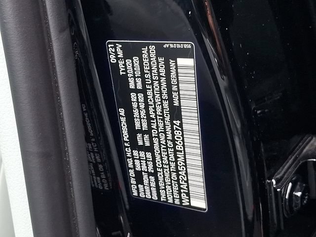 Certified 2021 Porsche Macan Turbo AWD/4WD image 31