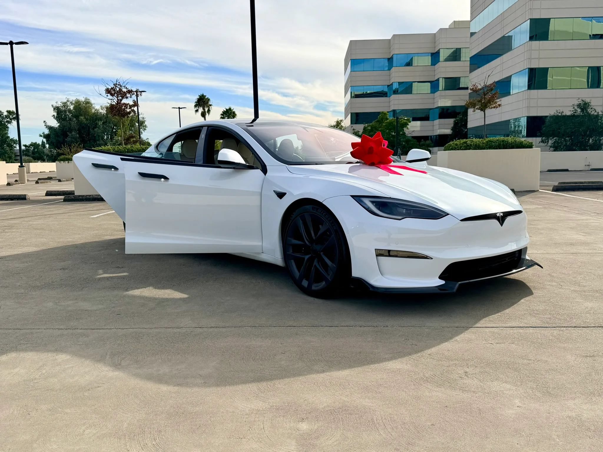 Used 2022 Tesla Model S Standard Range AWD/4WD image 82