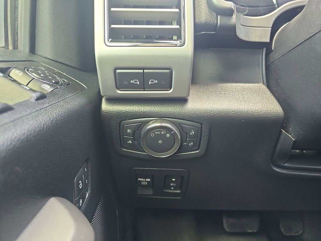 Used 2020 Ford F150 Platinum w/ Equipment Group 701A Luxury AWD/4WD image 26