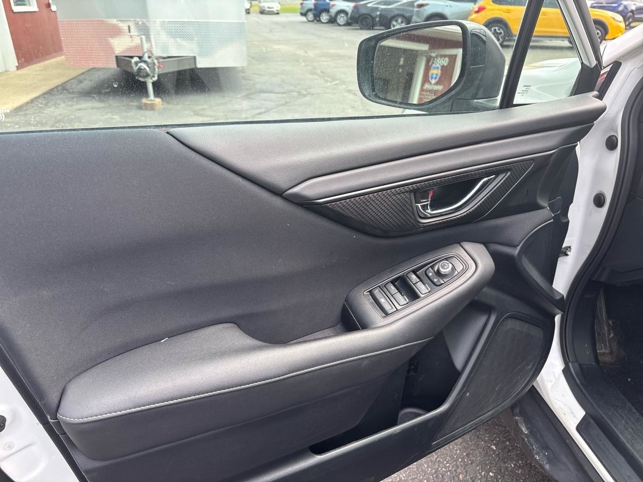 Used 2024 Subaru Outback Premium AWD/4WD image 9