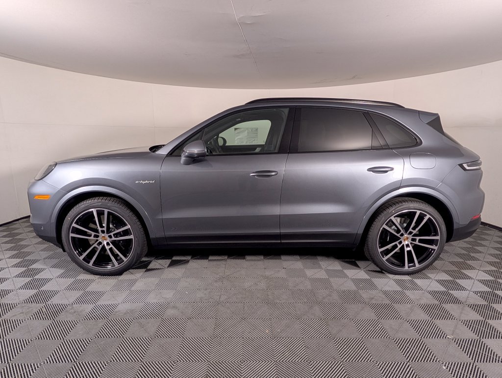 New 2026 Porsche Cayenne E-Hybrid AWD/4WD image 2