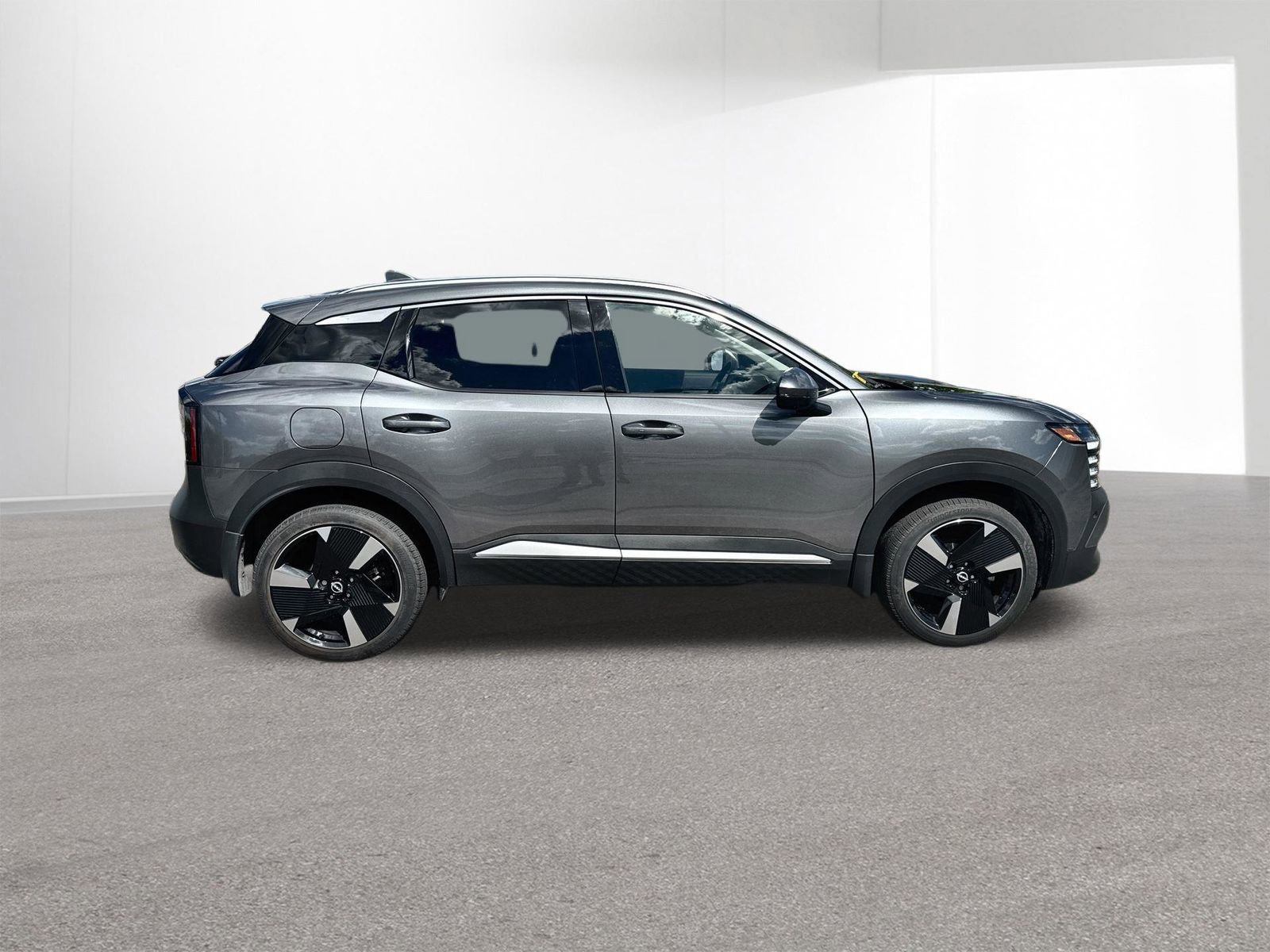 Certified 2025 Nissan Kicks SR AWD/4WD image 29