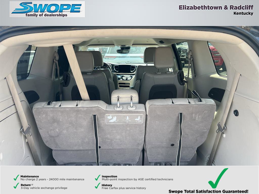 Used 2021 Chrysler Pacifica Touring-L image 9