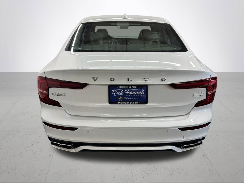 Used 2022 Volvo S60 T8 R-Design w/ Advanced Package image 5