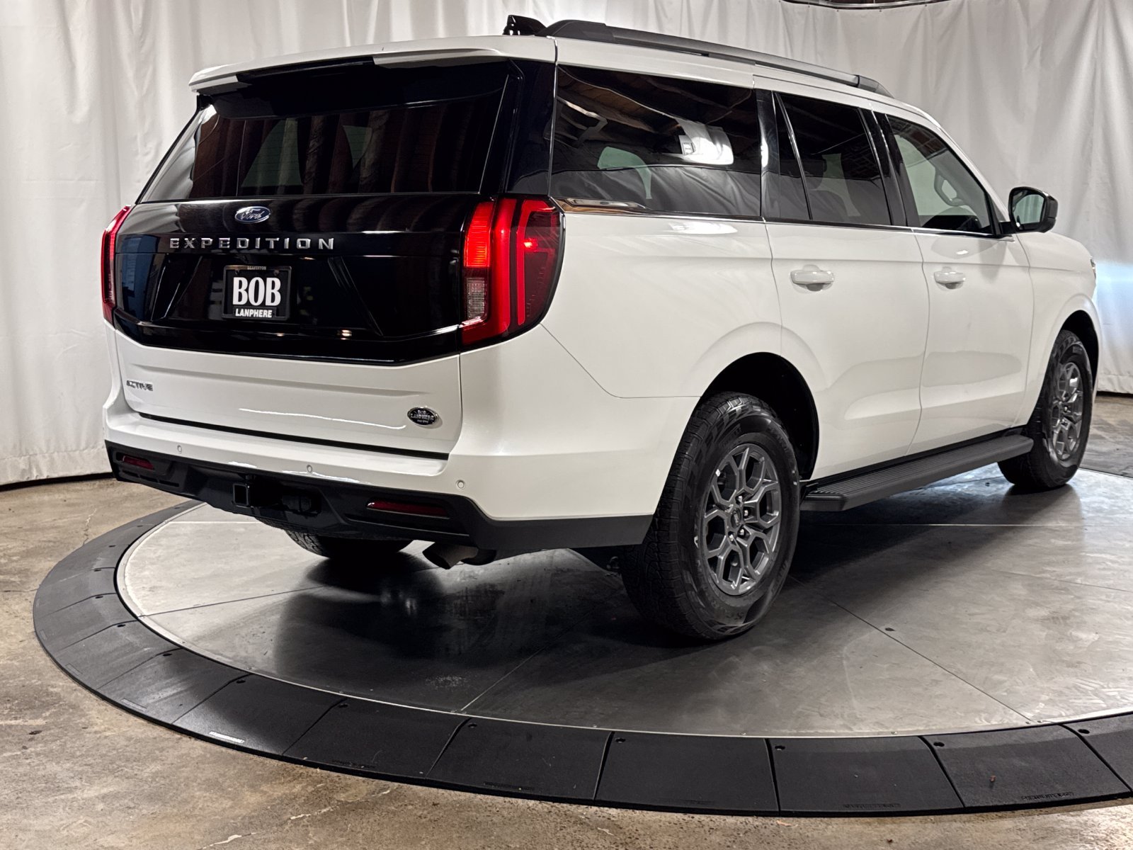 Used 2025 Ford Expedition Active AWD/4WD image 10