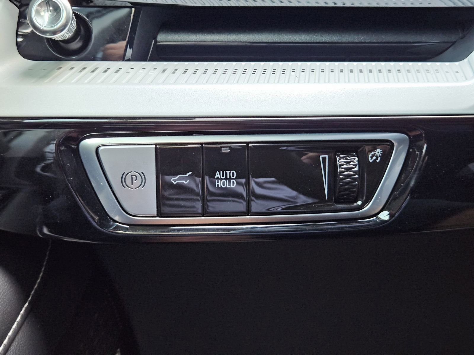 New 2026 Cadillac Optiq Luxury 1 image 21