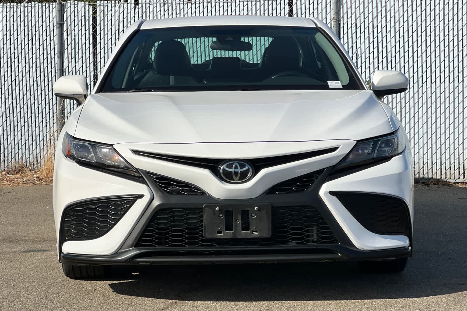 Used 2021 Toyota Camry SE FWD image 8