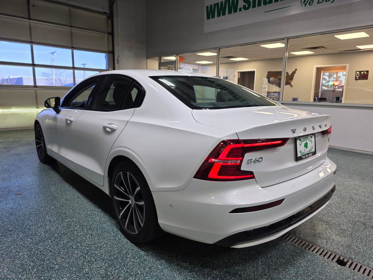 Used 2023 Volvo S60 T8 Plus AWD/4WD image 9