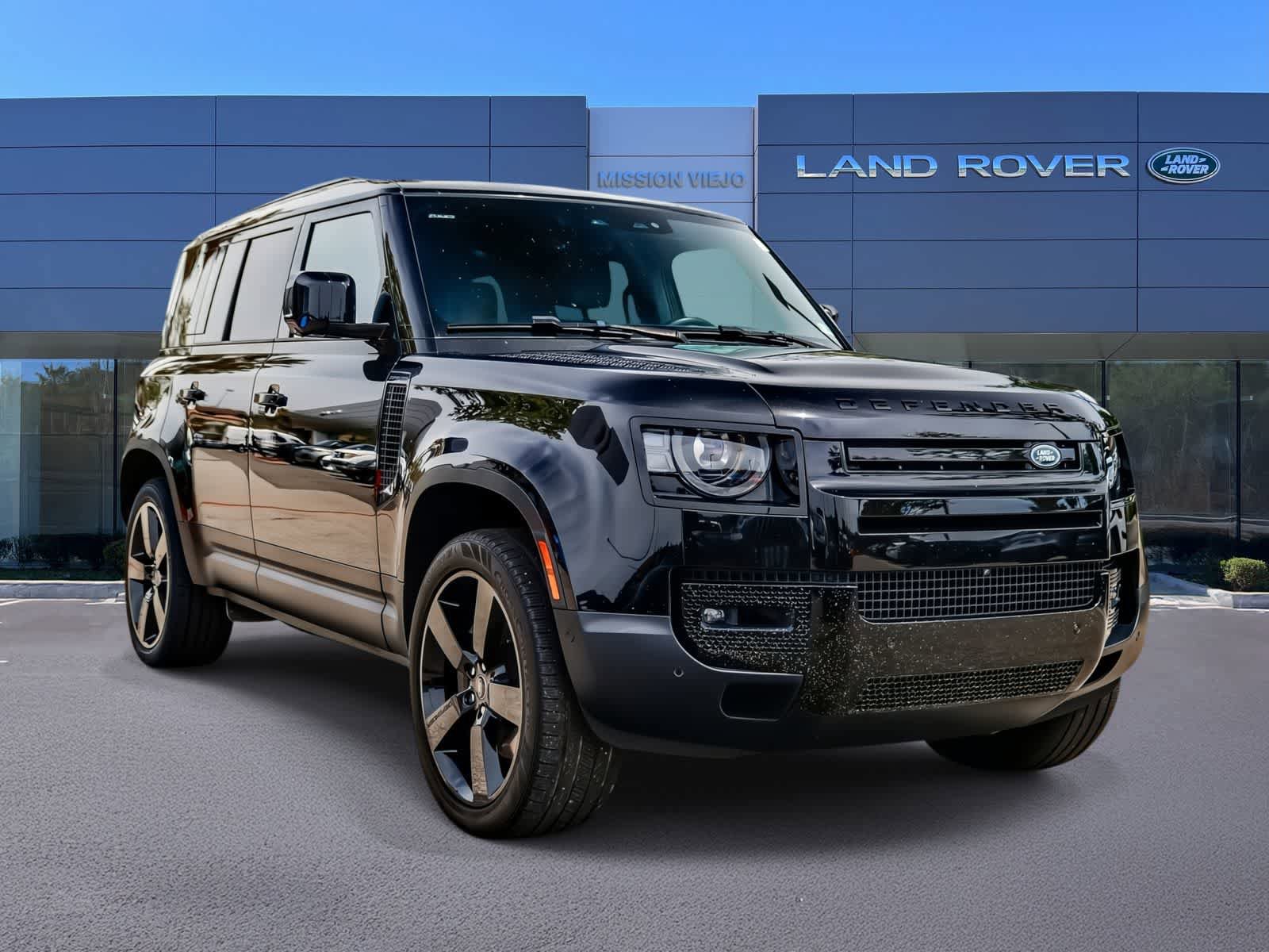 Used 2023 Land Rover Defender 110 SE AWD/4WD image 3