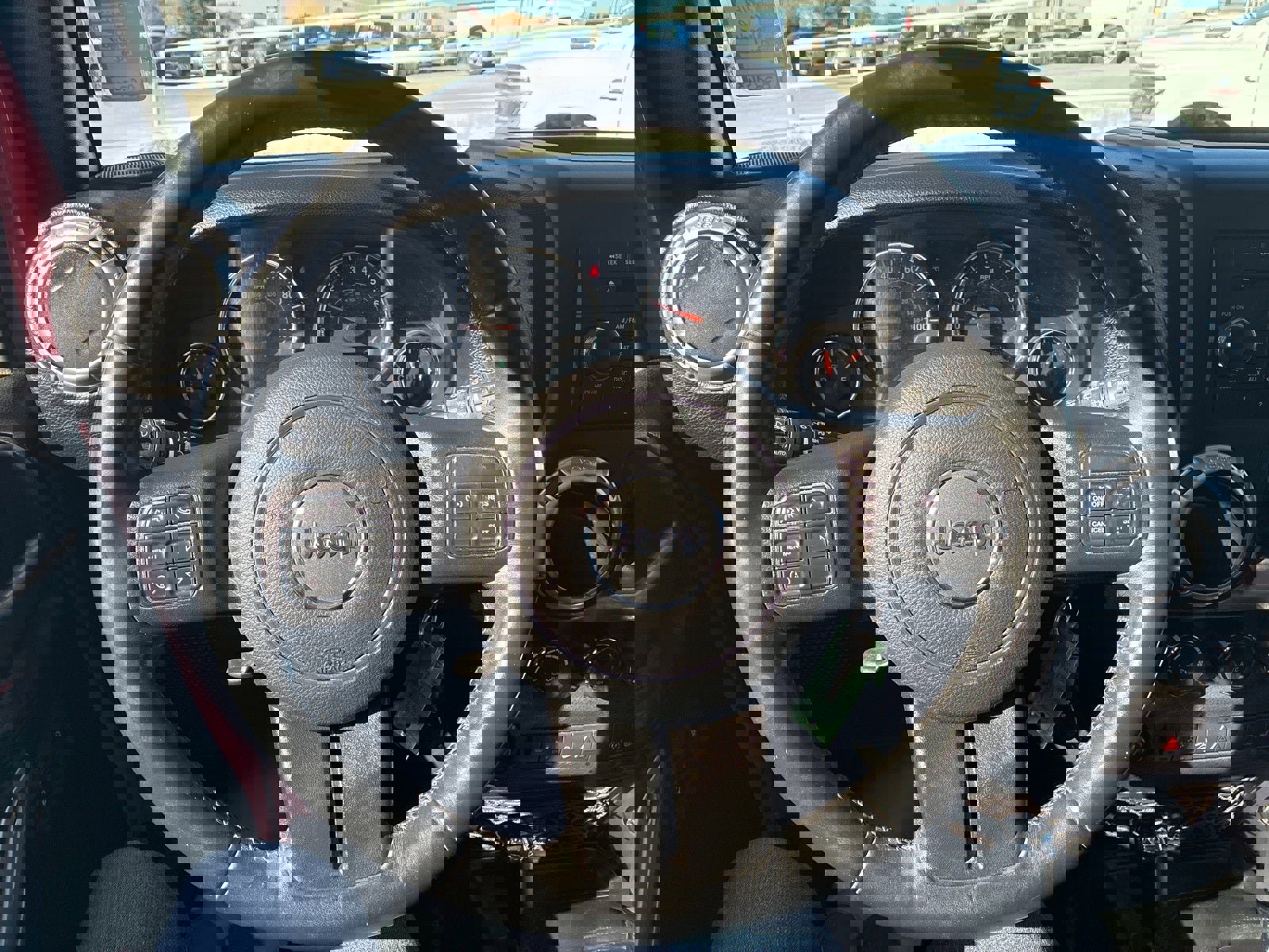 Used 2018 Jeep Wrangler Unlimited Rubicon w/ Connectivity Group image 21