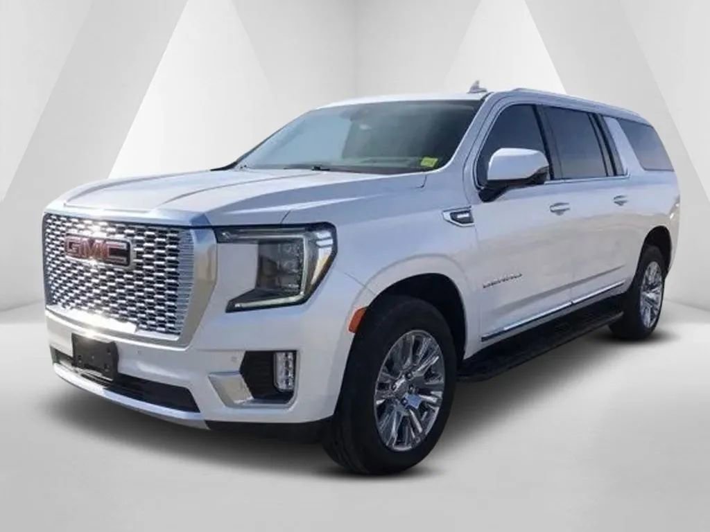 Used 2022 GMC Yukon XL Denali image 3