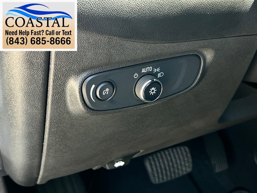 Used 2023 Chevrolet Equinox LS w/ LS Convenience Package FWD image 9