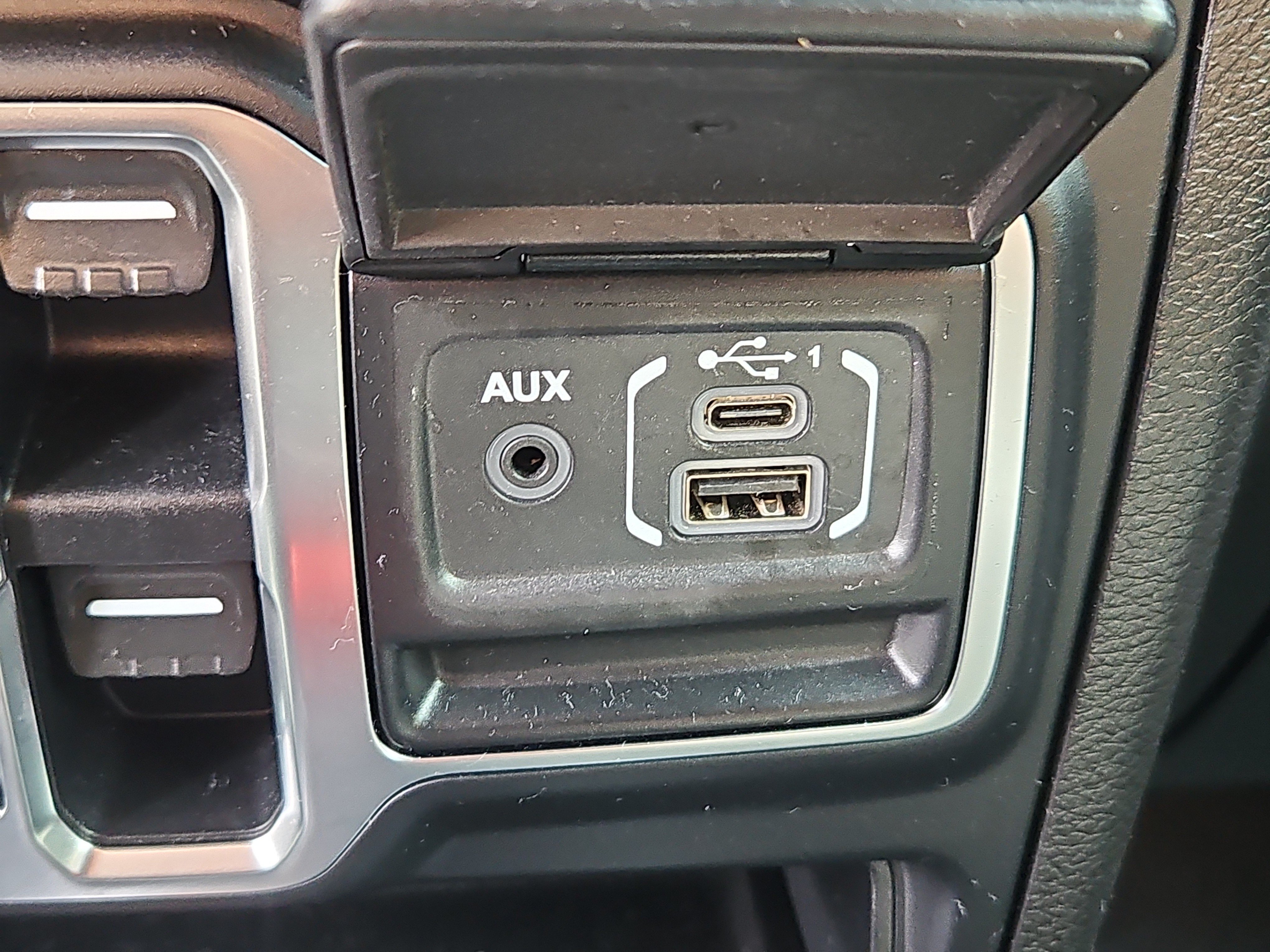 Used 2020 Jeep Gladiator Sport w/ Quick Order Package 24S AWD/4WD image 11
