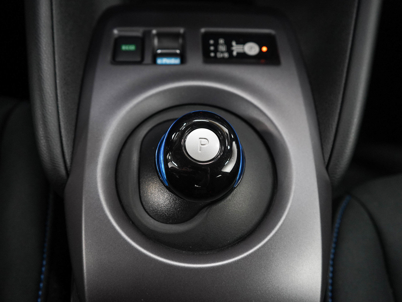 Used 2025 Nissan Leaf S FWD image 24