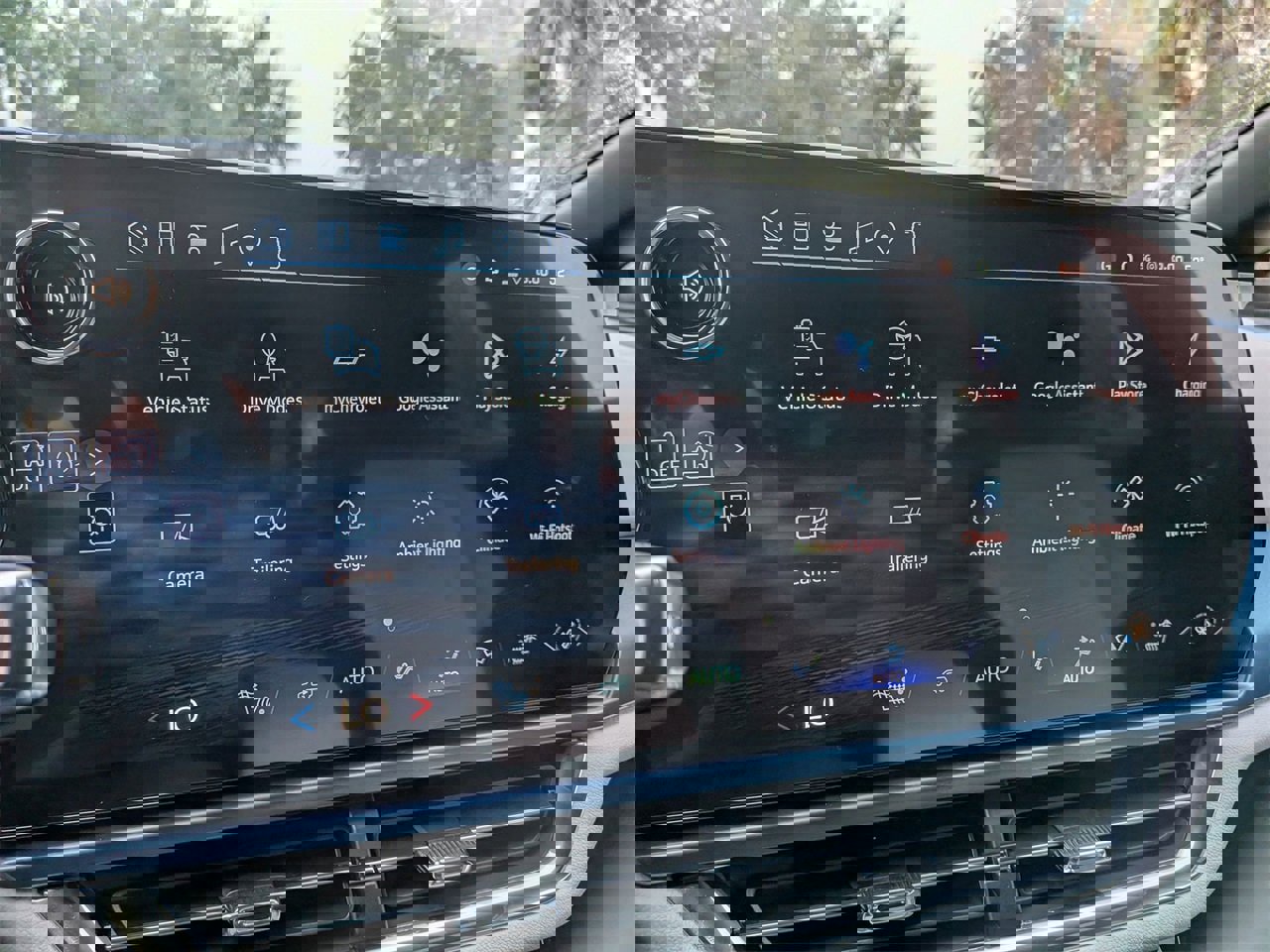 New 2026 Chevrolet Equinox EV LT image 15