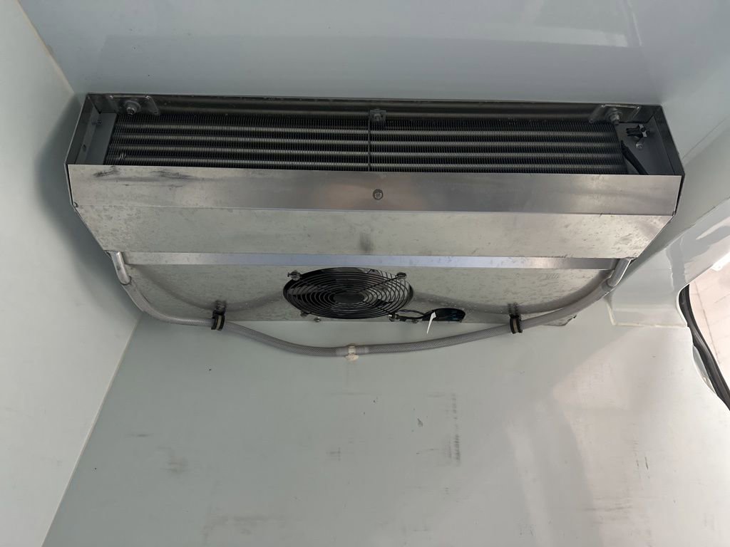 Used 2019 Freightliner Sprinter 144 RWD image 29
