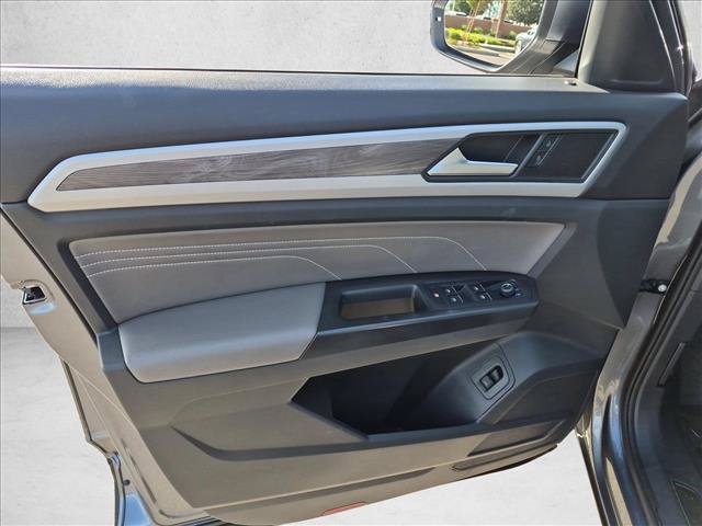Used 2022 Volkswagen Atlas Cross Sport SE AWD/4WD image 11
