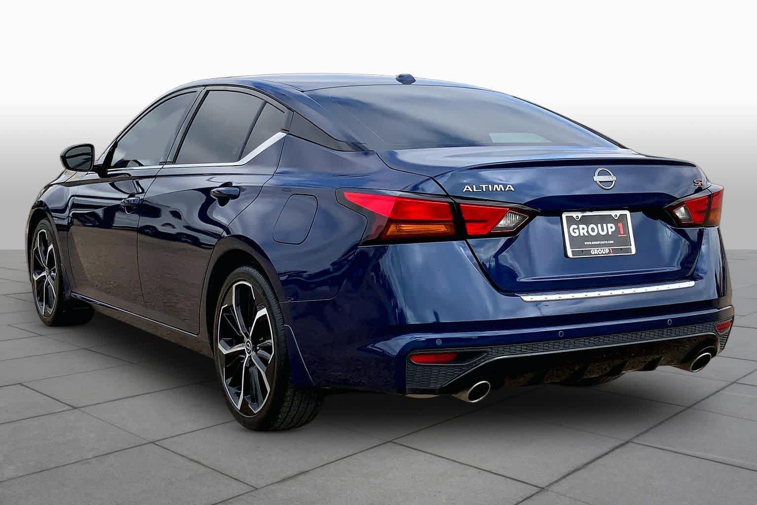 Used 2023 Nissan Altima 2.5 SR w/ SR Premium Package FWD image 12