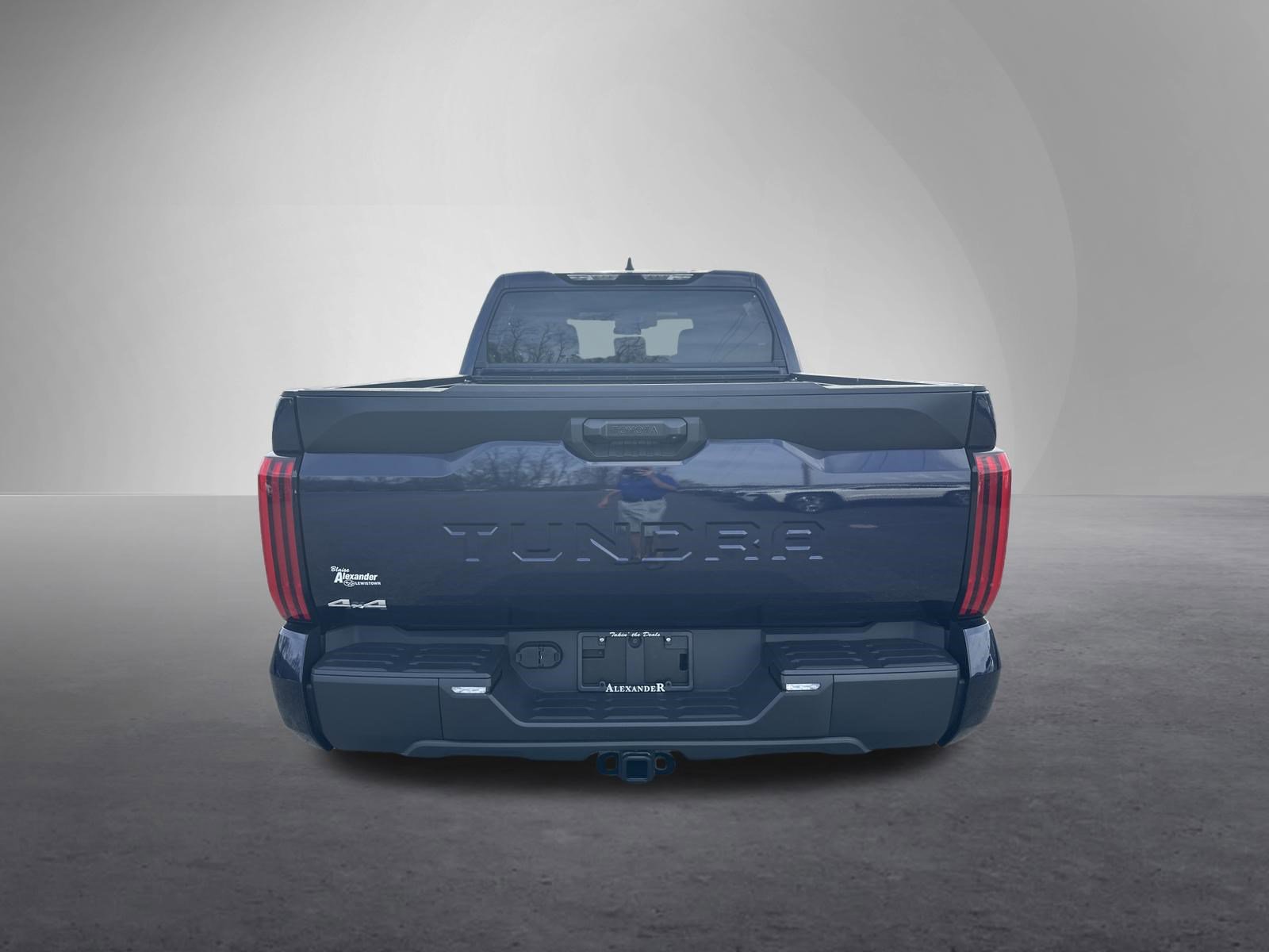 Used 2025 Toyota Tundra SR5 AWD/4WD image 4
