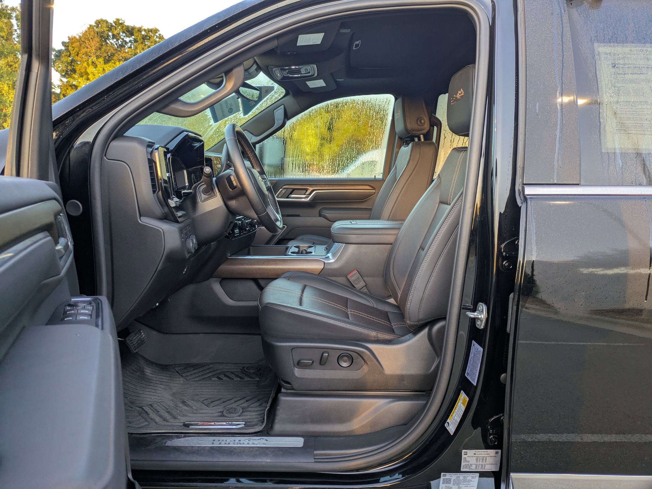 Used 2025 Chevrolet Silverado 2500 High Country w/ Technology Package image 13