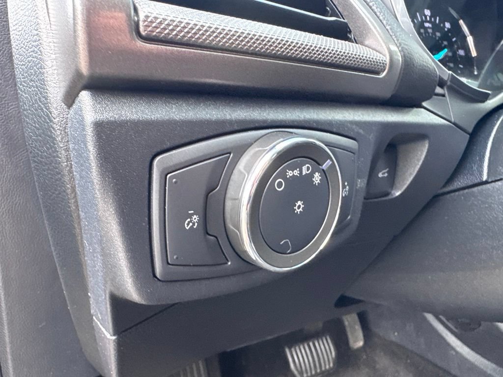 Used 2020 Ford Fusion SE FWD image 17