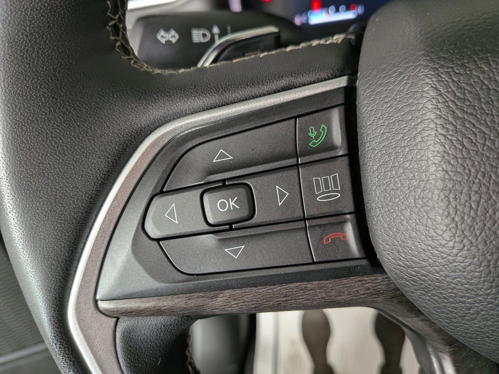 Certified 2023 Jeep Grand Cherokee L Limited image 22