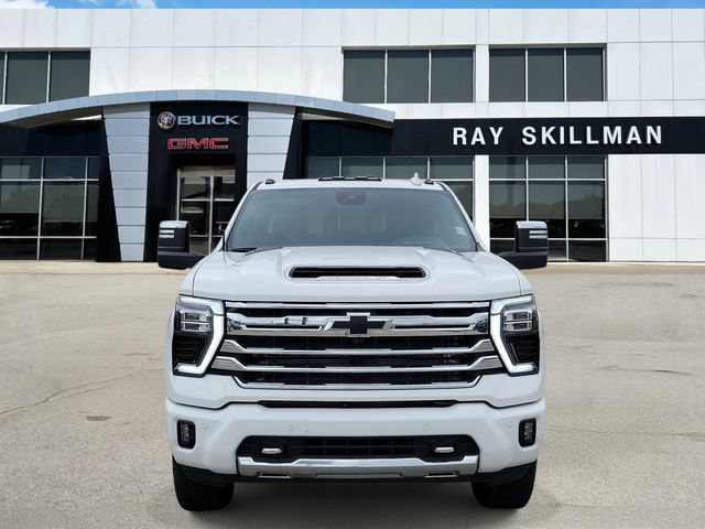 Used 2024 Chevrolet Silverado 2500 High Country w/ Technology Package AWD/4WD image 2