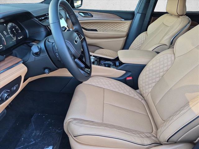 New 2027 Jeep Grand Cherokee Summit AWD/4WD image 4