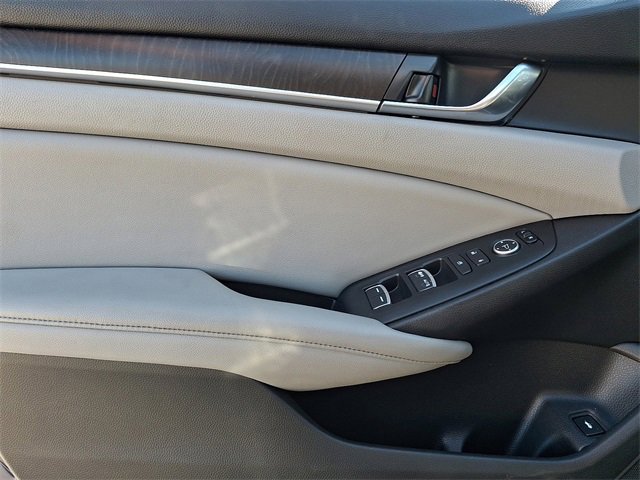 Used 2019 Honda Accord EX image 11