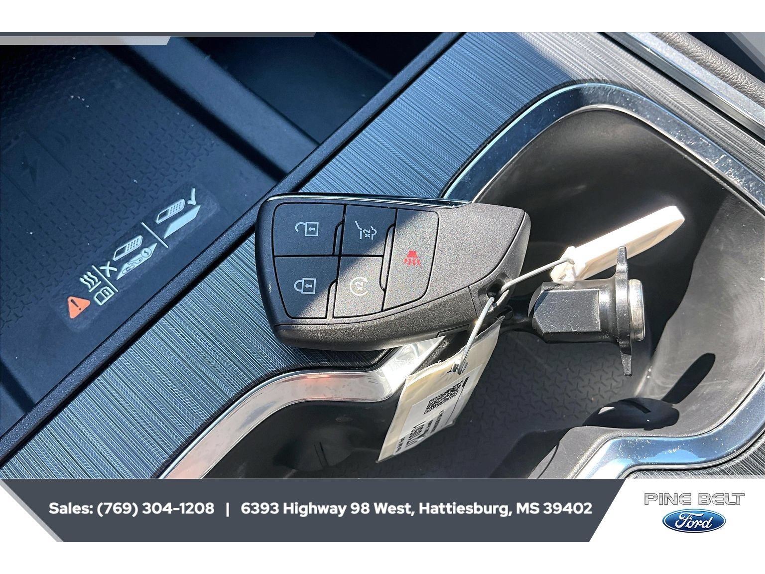 Used 2024 GMC Acadia Elevation w/ Black Edition FWD image 9