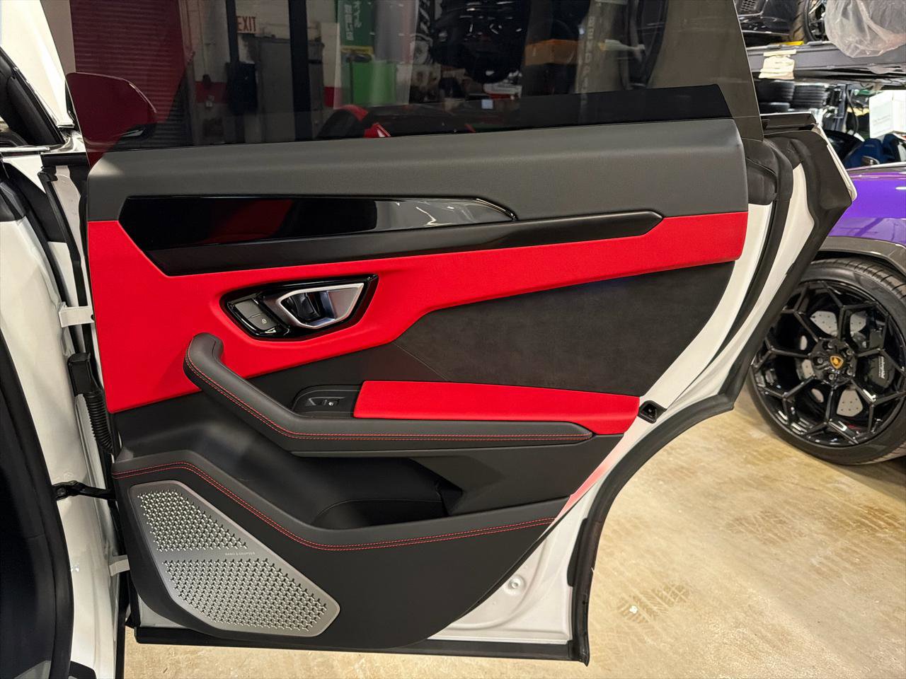 Used 2022 Lamborghini Urus image 25