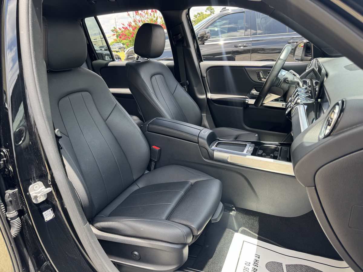 Used 2025 Mercedes-Benz GLB 250 image 12