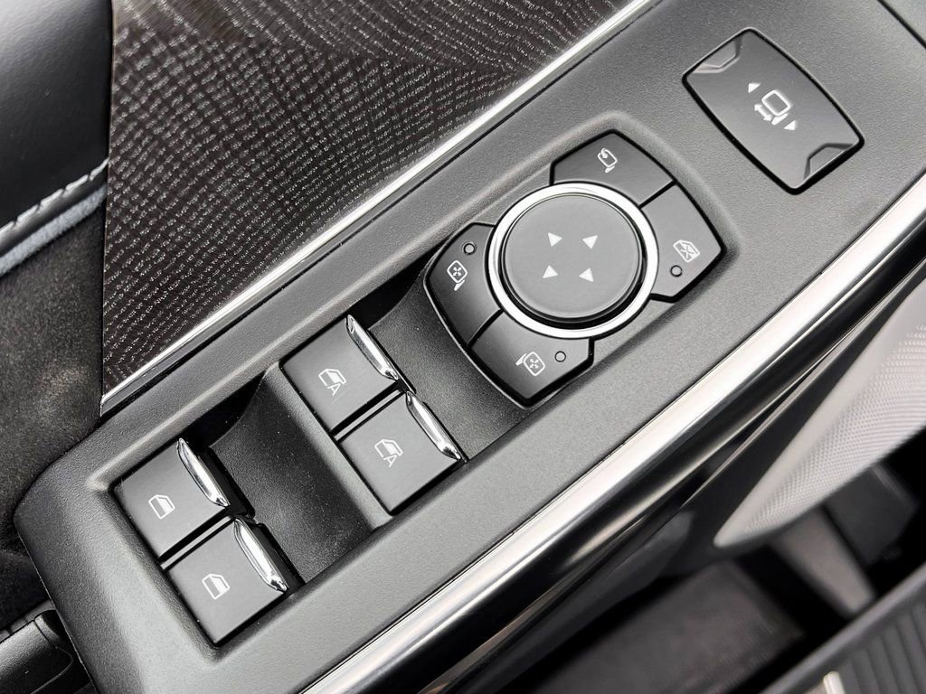 Used 2025 Ford F250 Platinum image 28