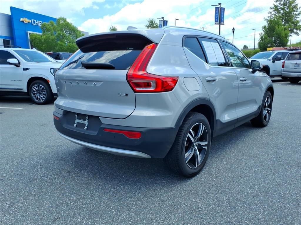 Used 2023 Volvo XC40 B5 Plus AWD/4WD image 31