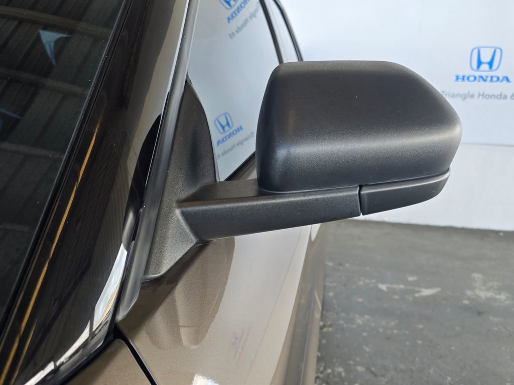 Used 2021 Ford Explorer XLT image 46
