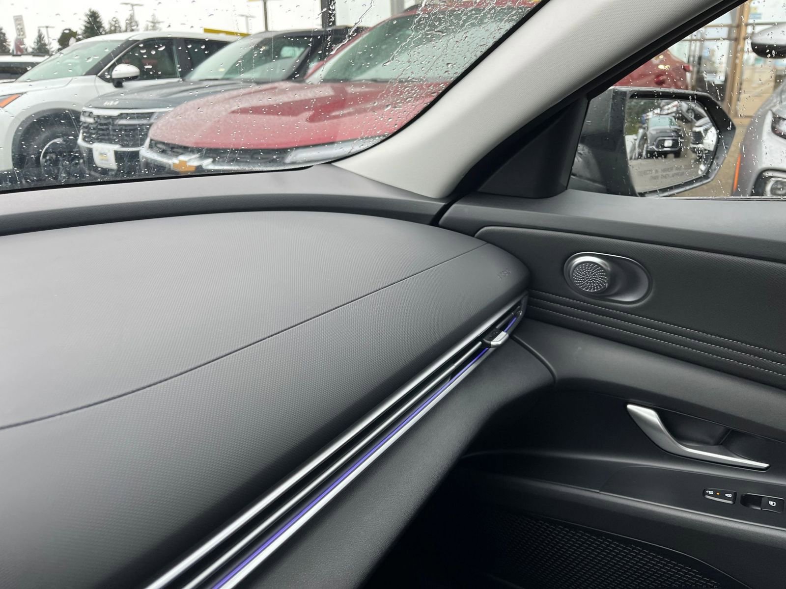 Used 2025 Hyundai Elantra SEL FWD image 38