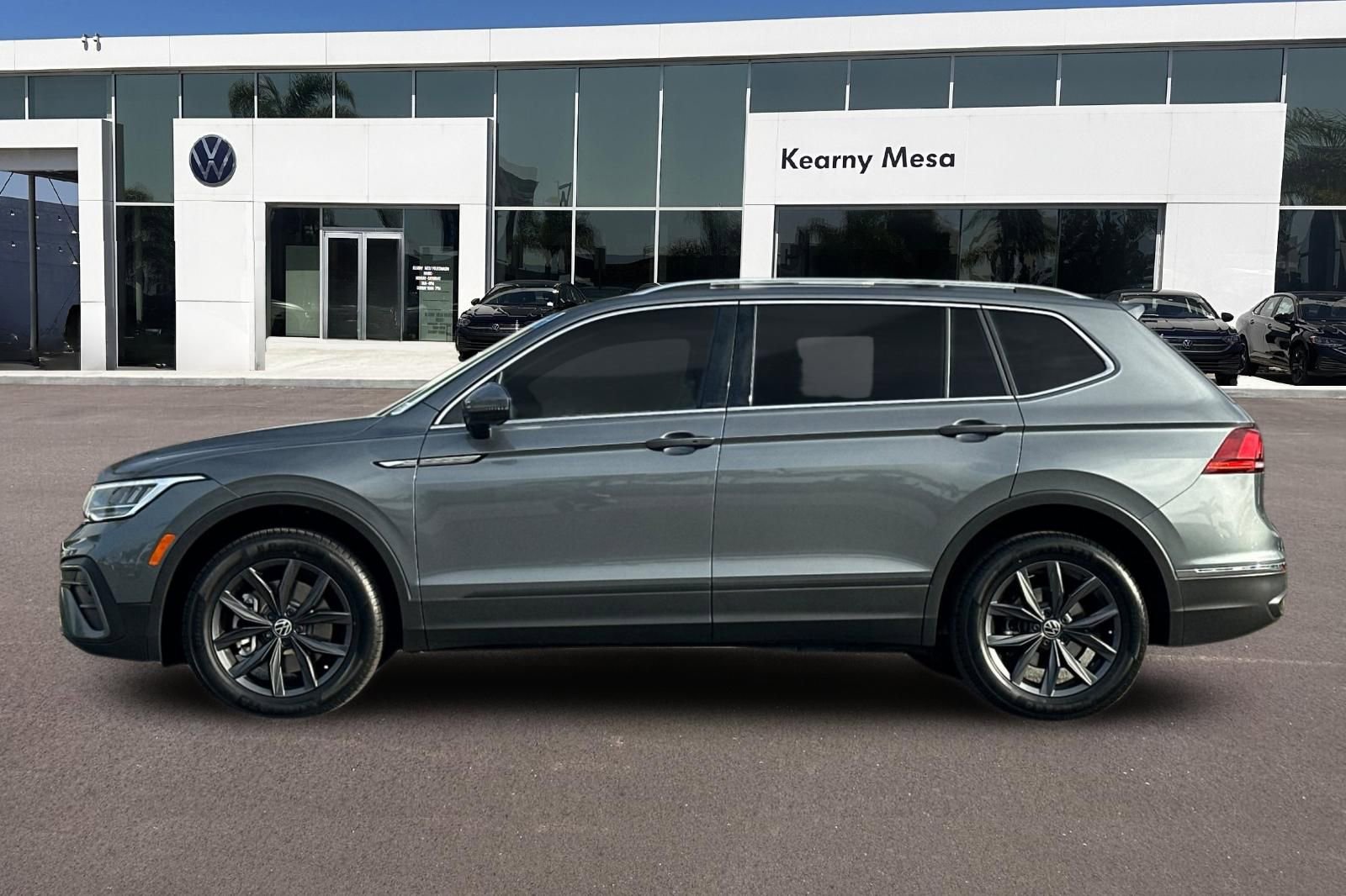 Used 2023 Volkswagen Tiguan SE image 7