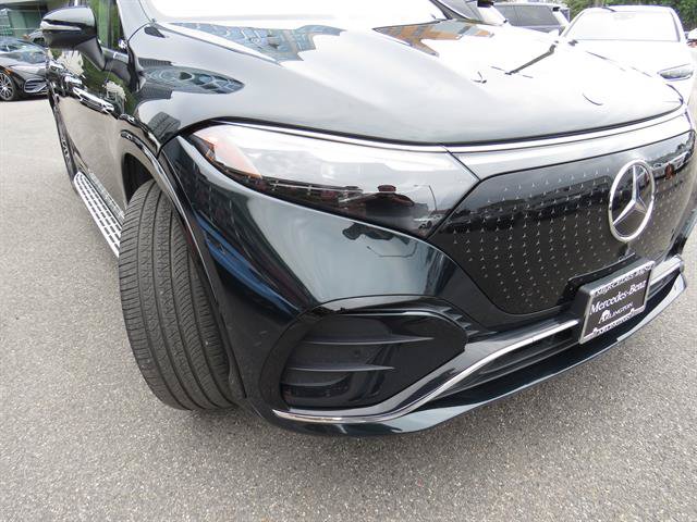 Certified 2023 Mercedes-Benz EQS 580 4MATIC SUV w/ Exclusive Trim Package image 28
